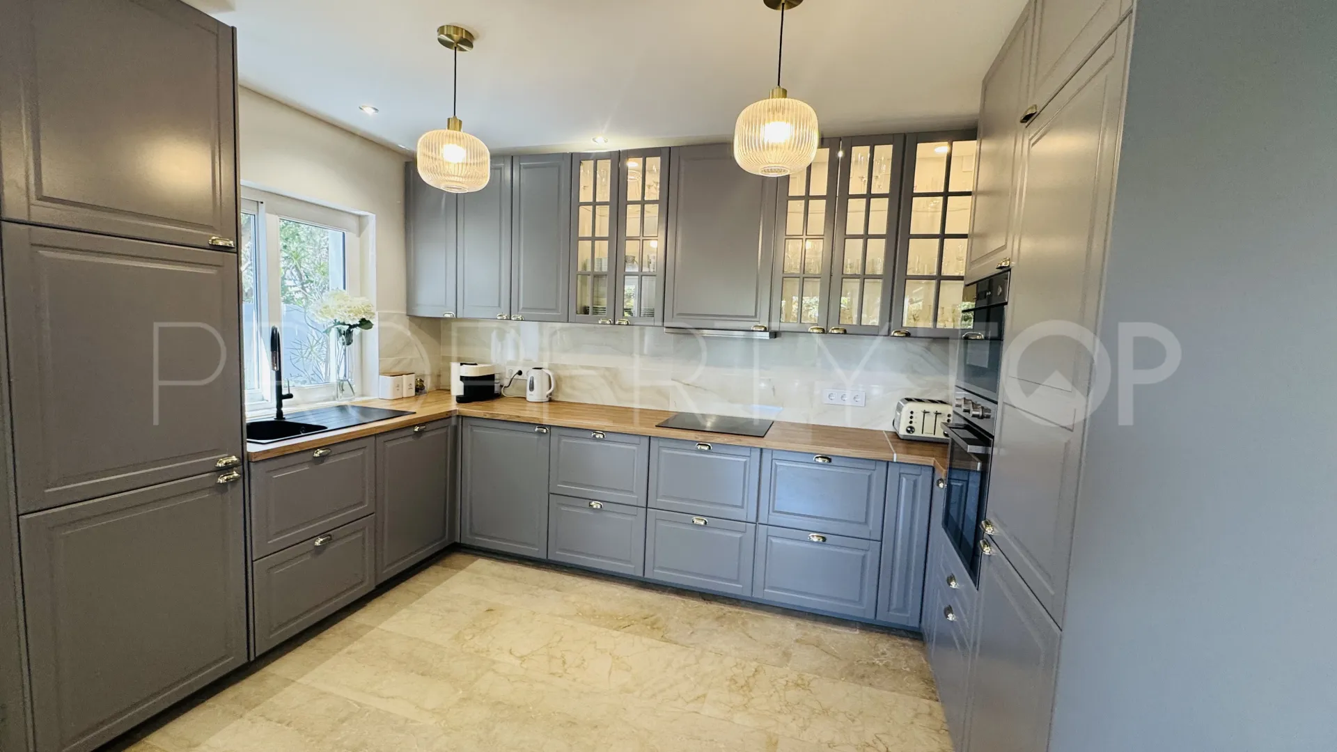 Chalet en venta en Elviria de 4 dormitorios