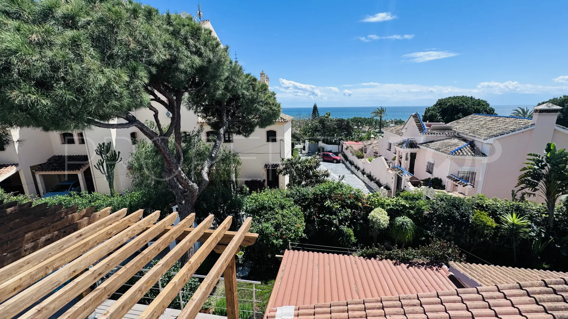 Chalet en venta en Elviria de 4 dormitorios