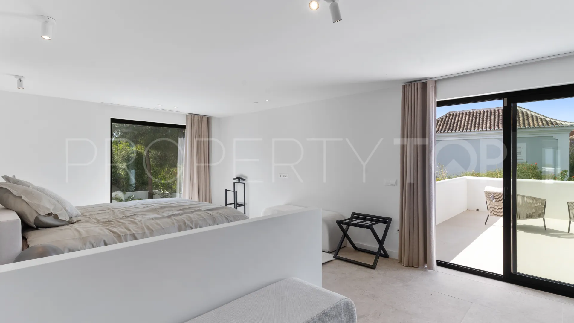 5 bedrooms Casasola villa for sale