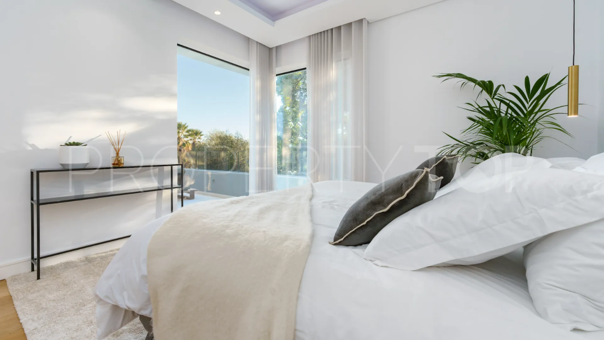 5 bedrooms Marbella villa for sale