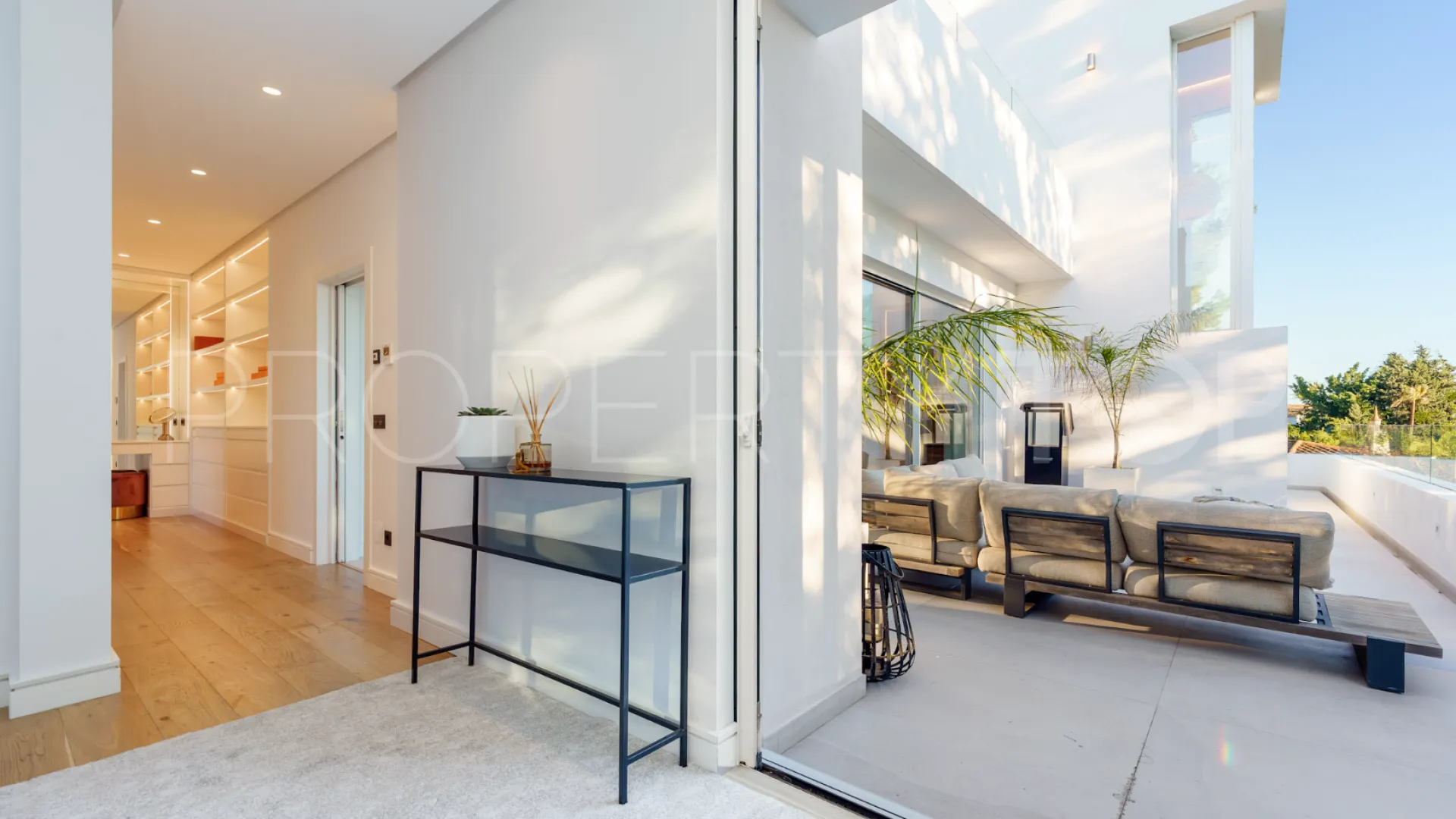 5 bedrooms Marbella villa for sale