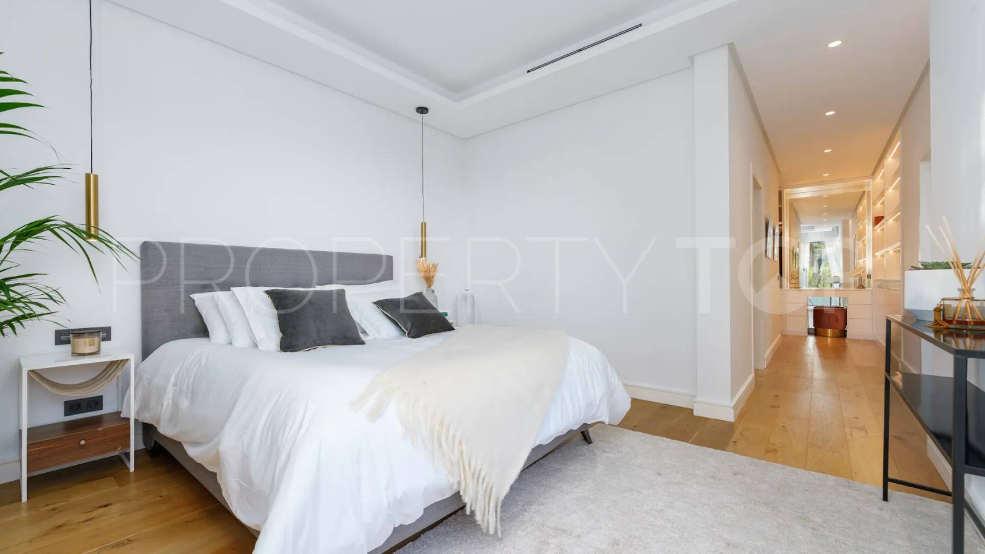 5 bedrooms Marbella villa for sale