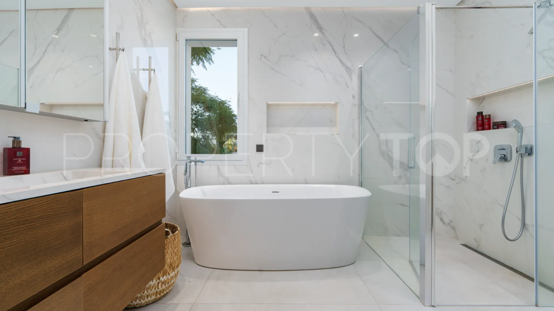 5 bedrooms Marbella villa for sale