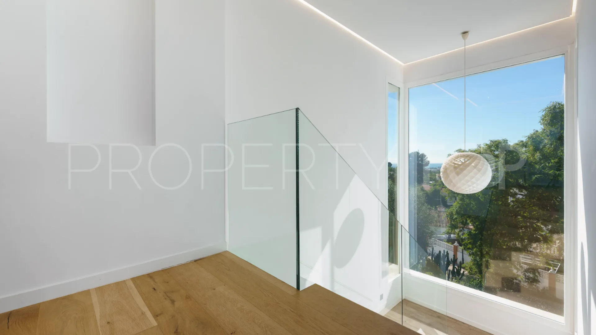5 bedrooms Marbella villa for sale