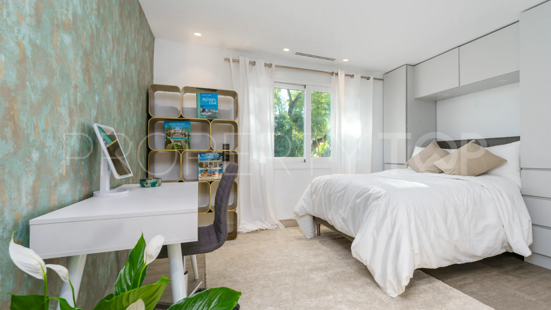 5 bedrooms Marbella villa for sale