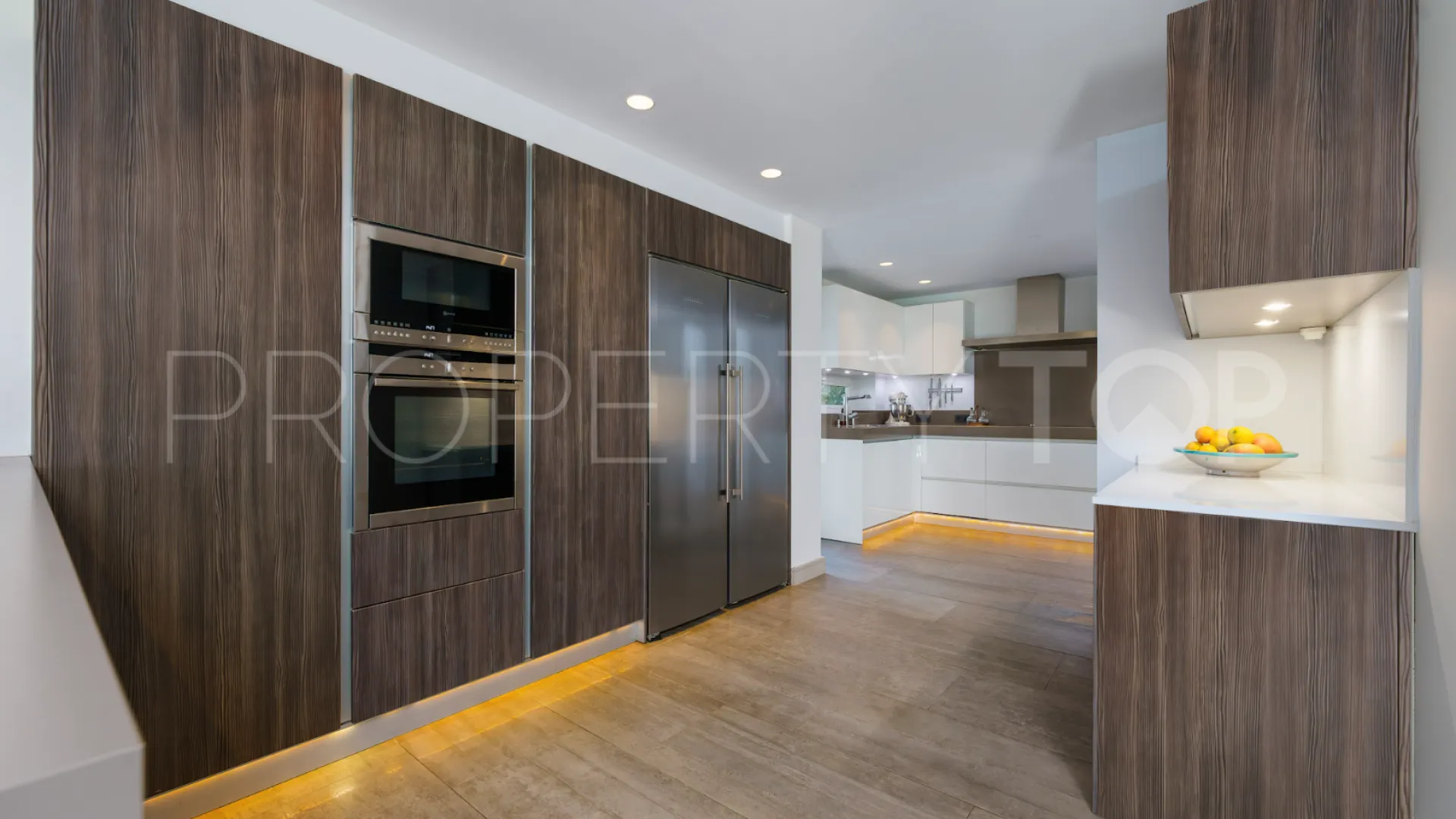 5 bedrooms Marbella villa for sale