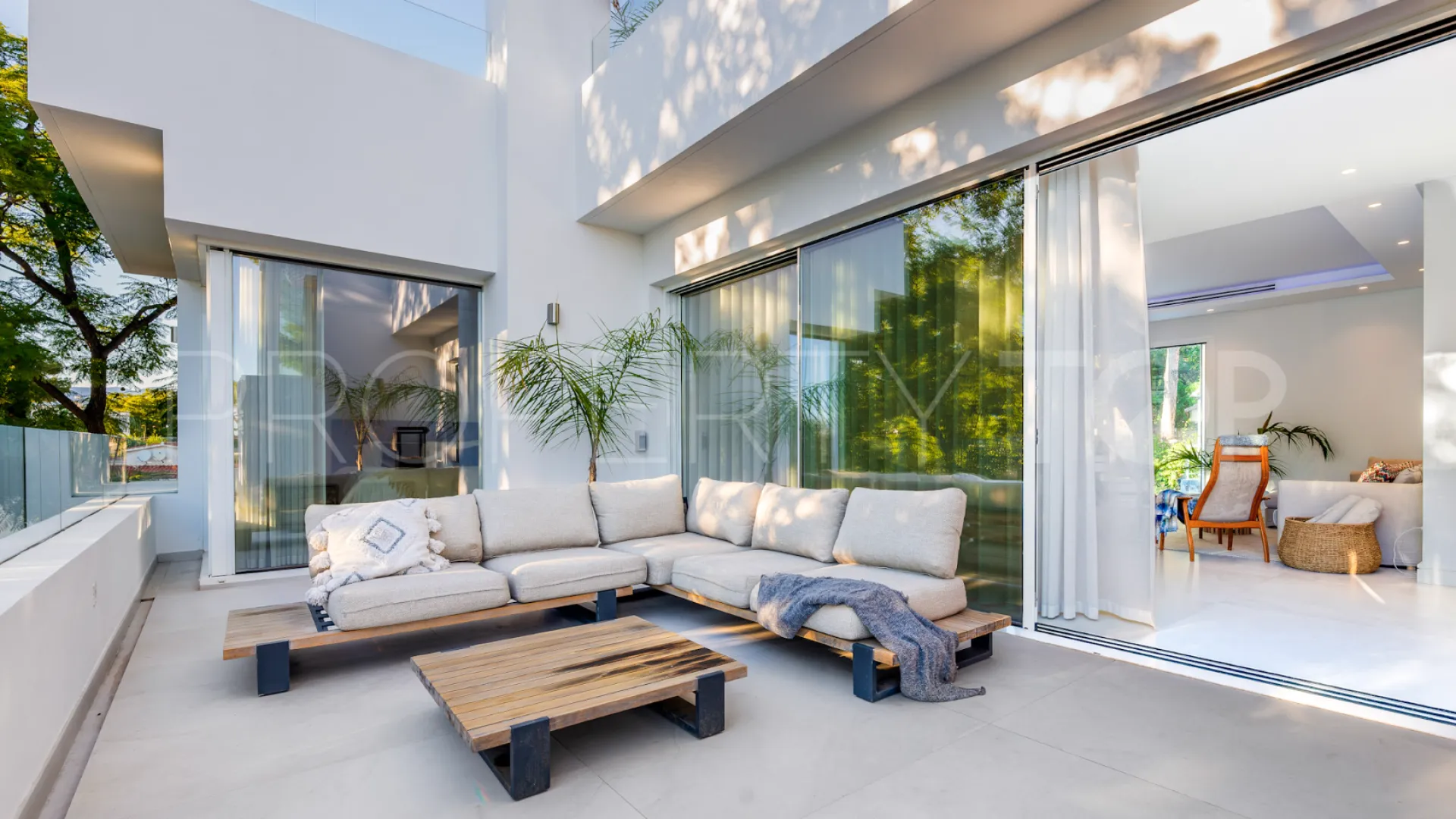 5 bedrooms Marbella villa for sale