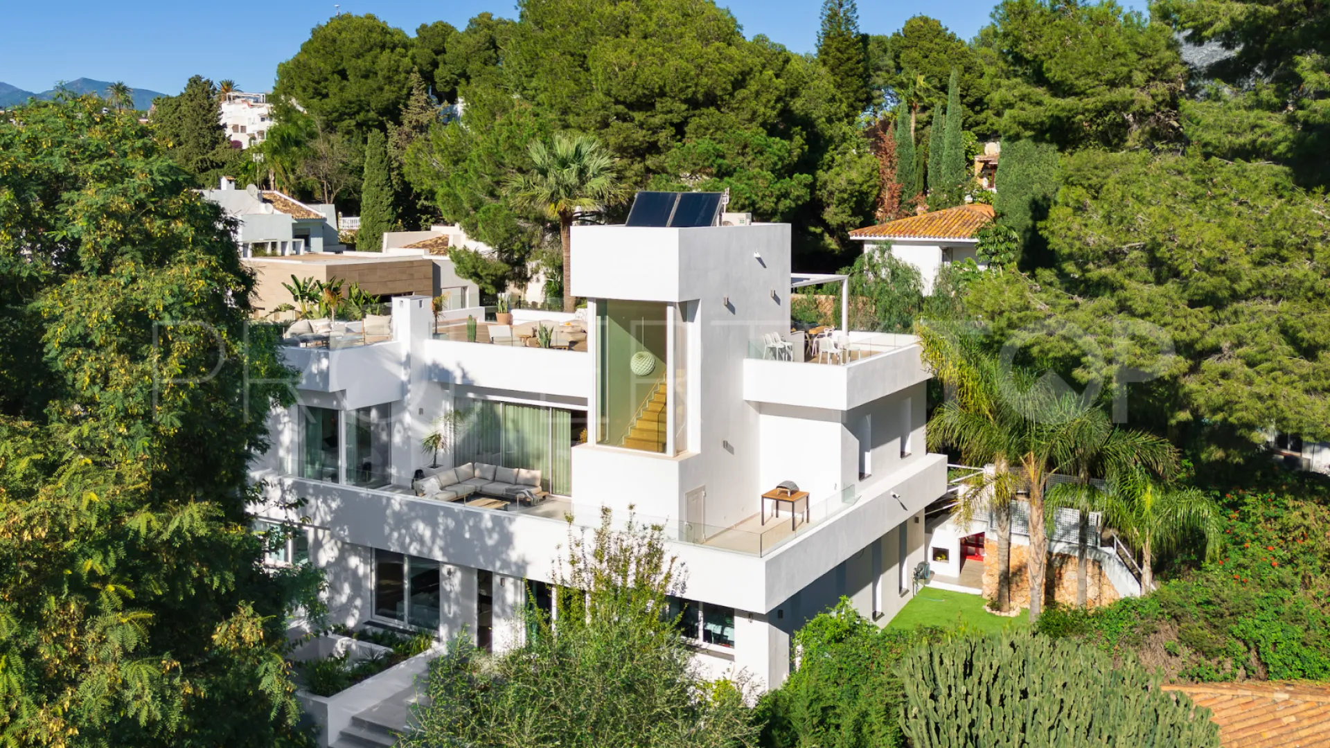 5 bedrooms Marbella villa for sale