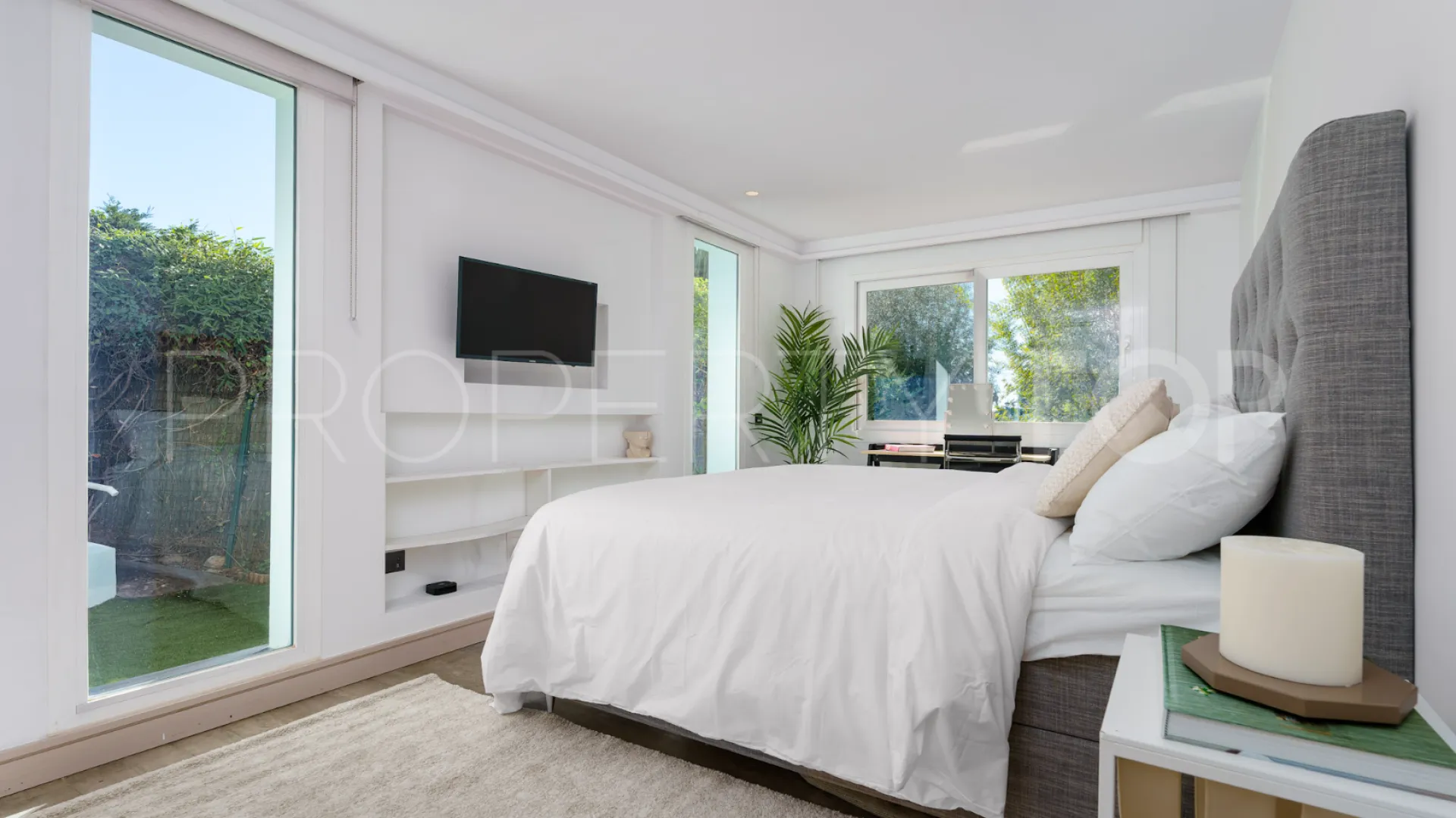 5 bedrooms Marbella villa for sale
