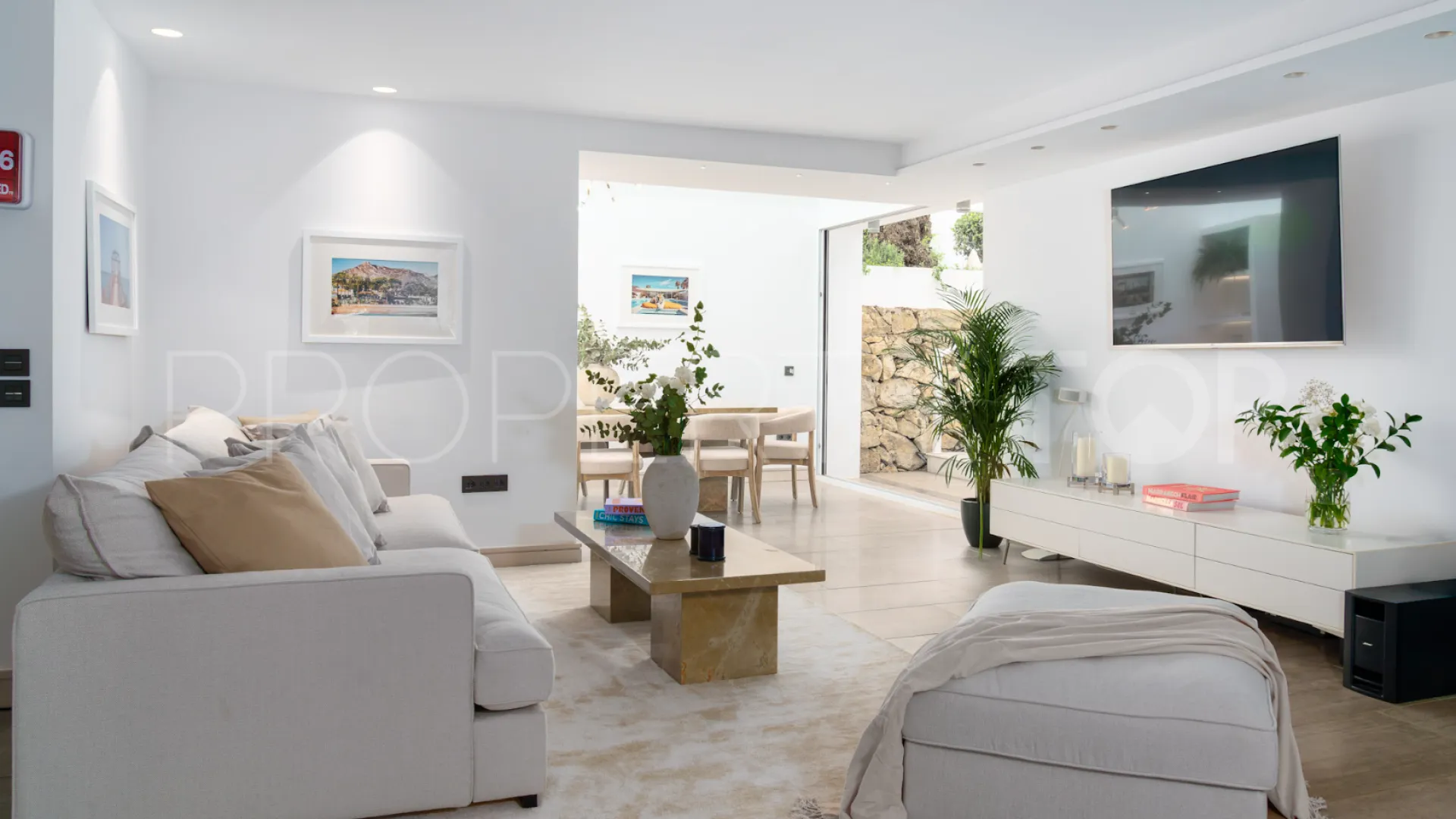 5 bedrooms Marbella villa for sale