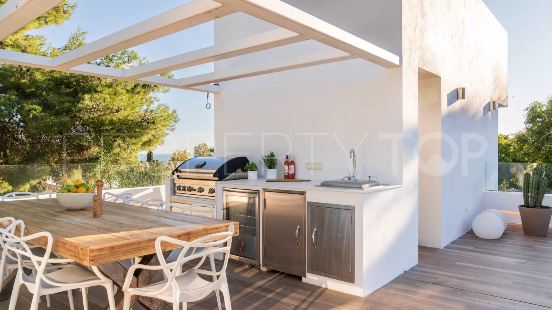 5 bedrooms Marbella villa for sale