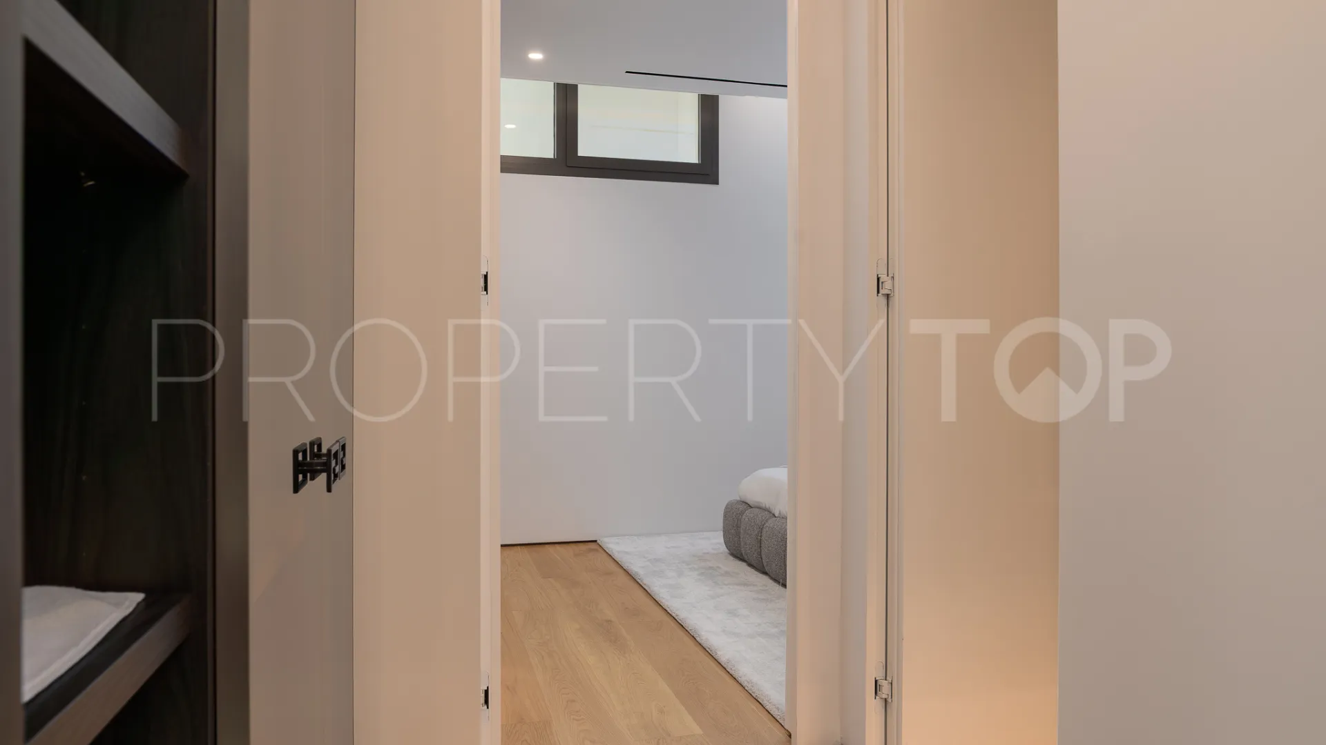 Ground floor apartment for sale in Marbella Golden Mile