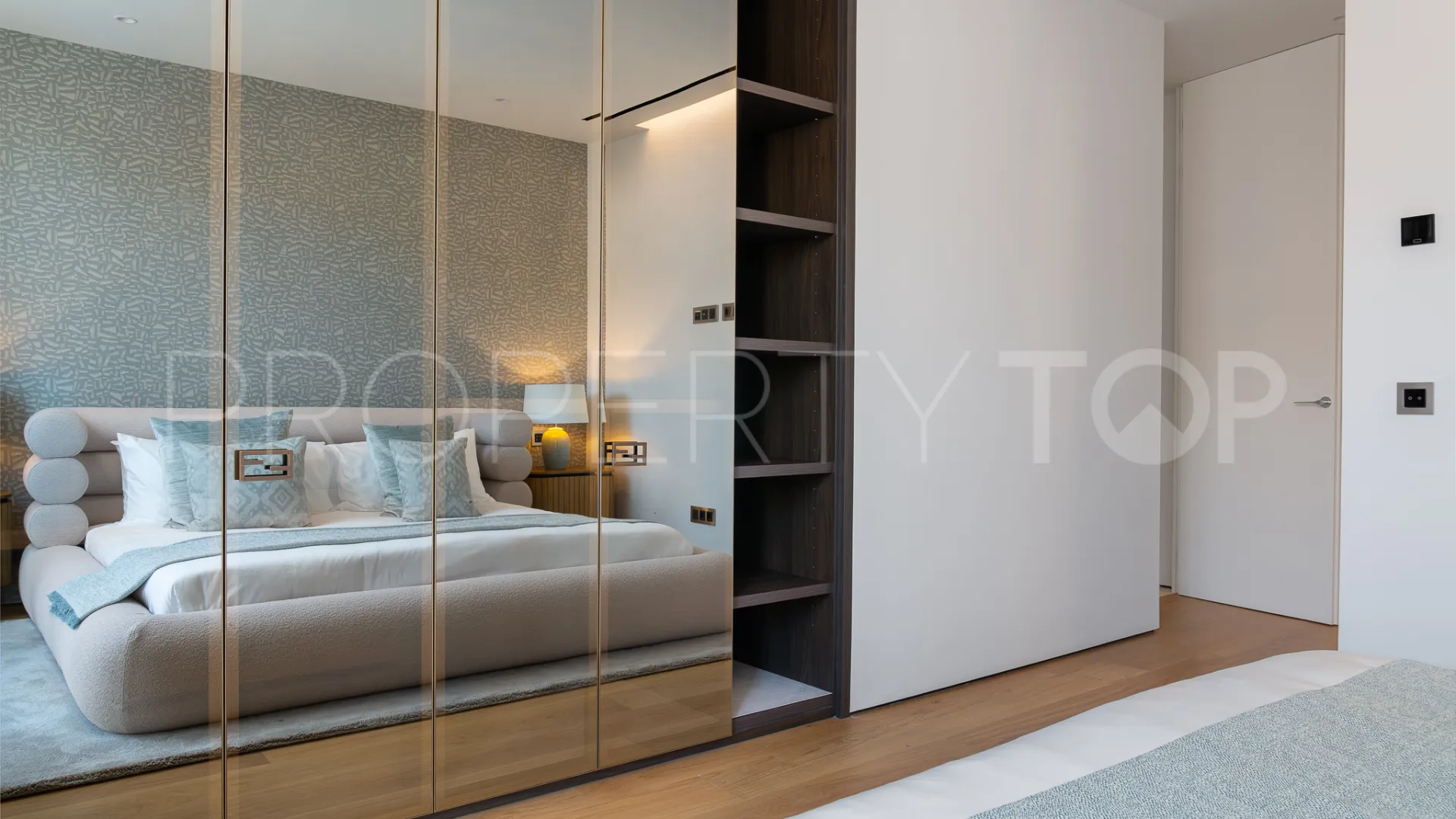 Ground floor apartment for sale in Marbella Golden Mile