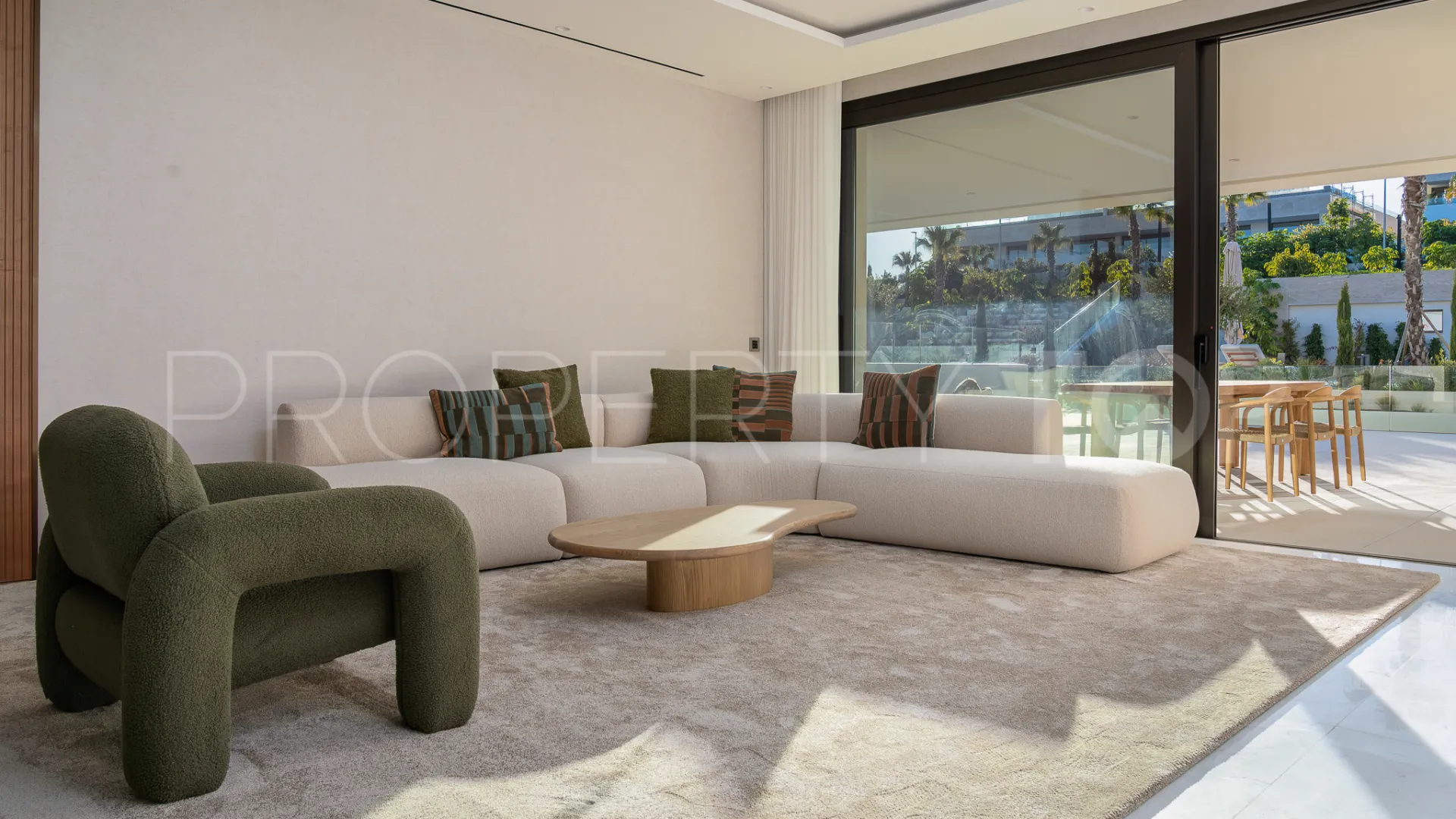 Ground floor apartment for sale in Marbella Golden Mile
