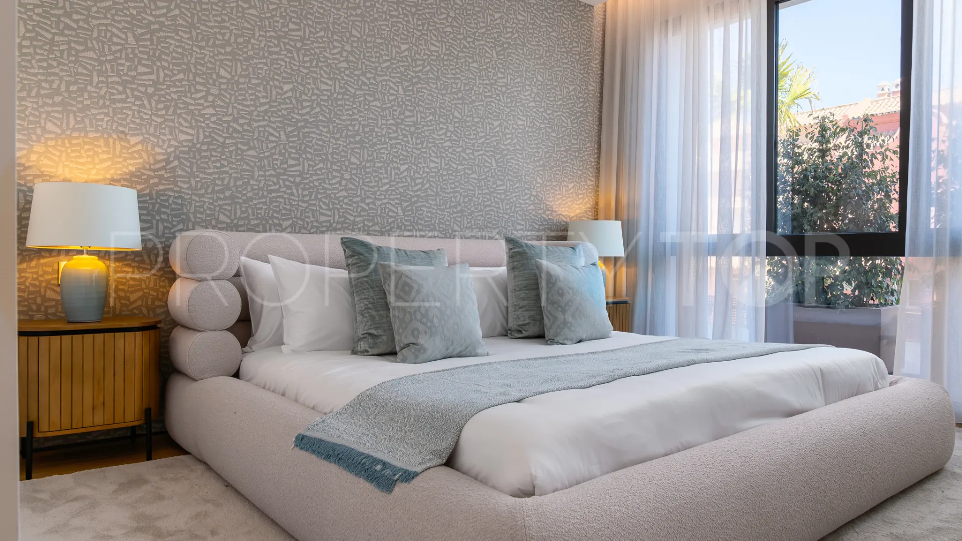 Ground floor apartment for sale in Marbella Golden Mile