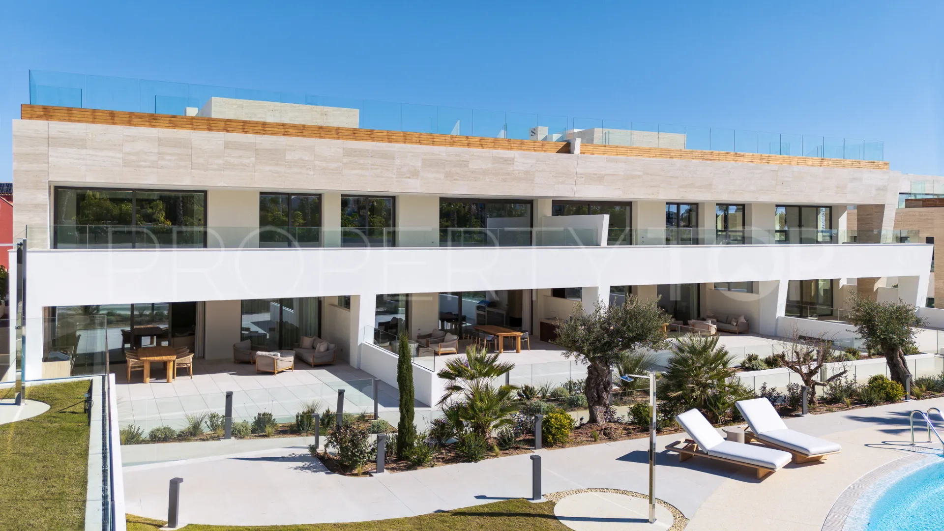 Ground floor apartment for sale in Marbella Golden Mile