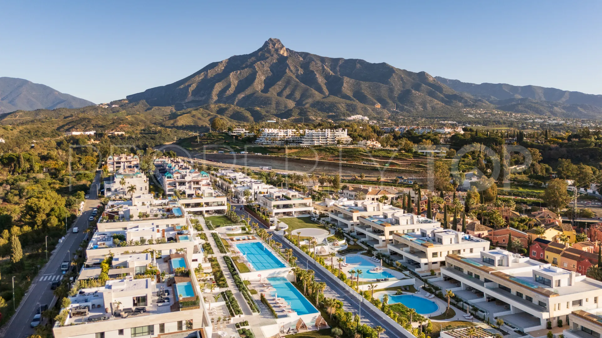 Ground floor apartment for sale in Marbella Golden Mile