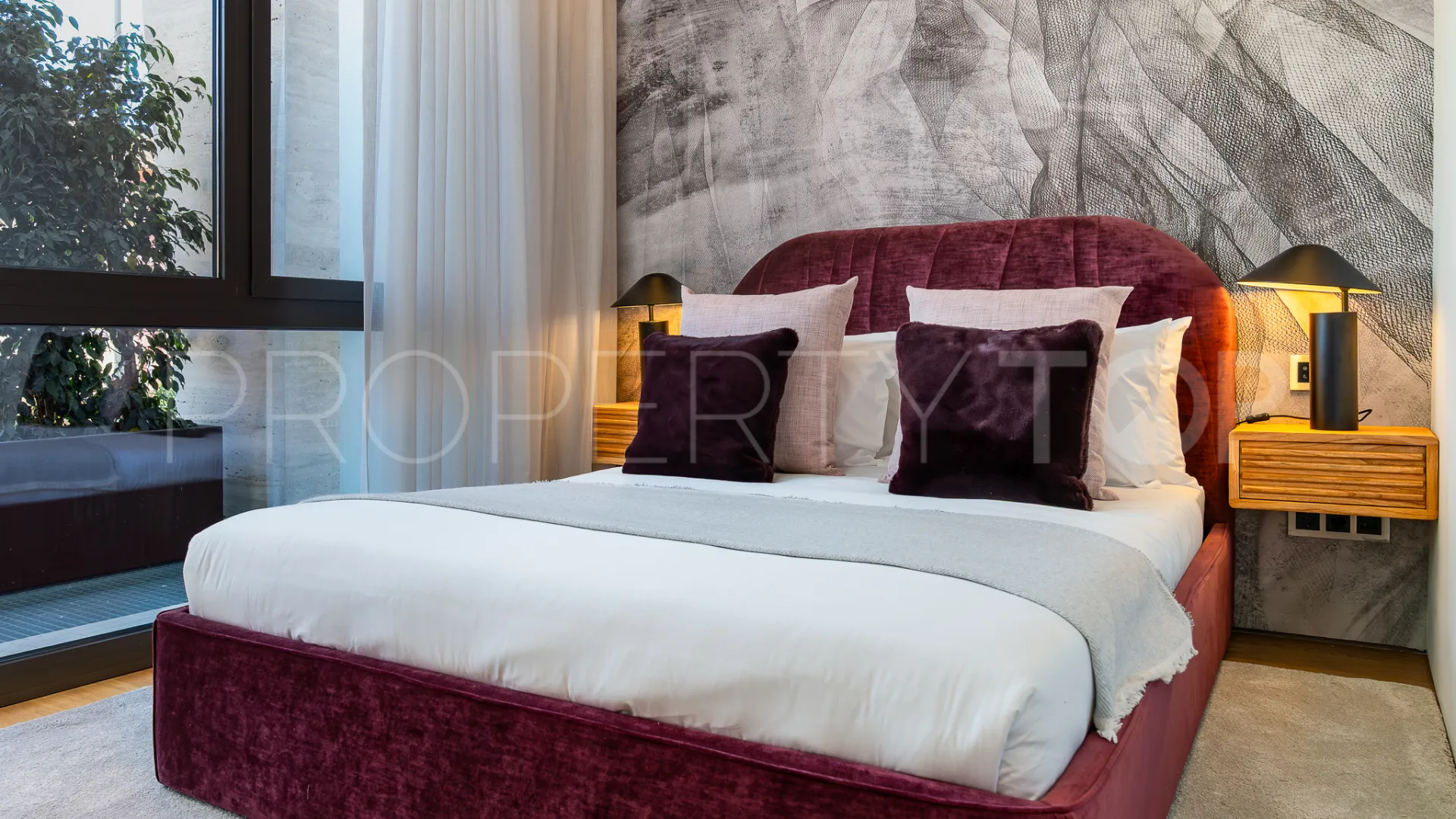 Ground floor apartment for sale in Marbella Golden Mile
