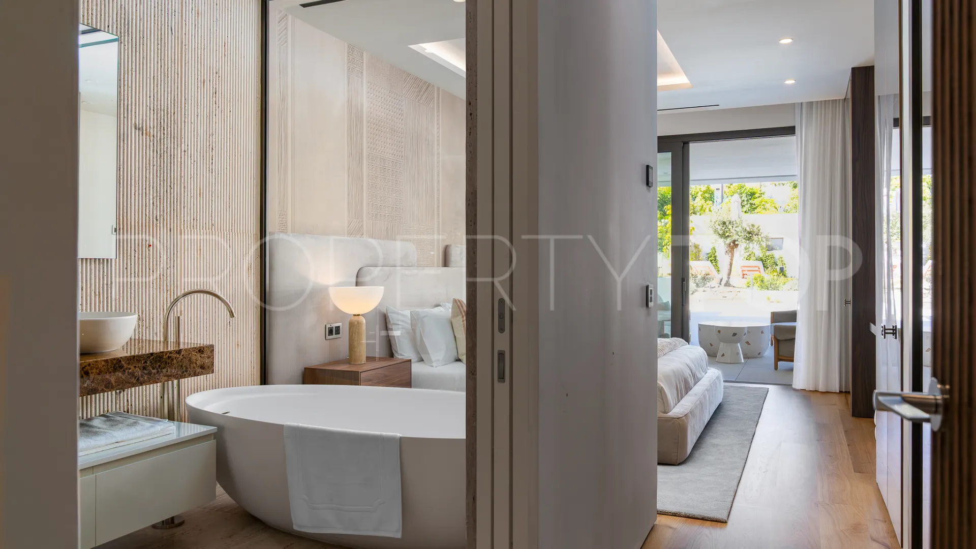 Ground floor apartment for sale in Marbella Golden Mile