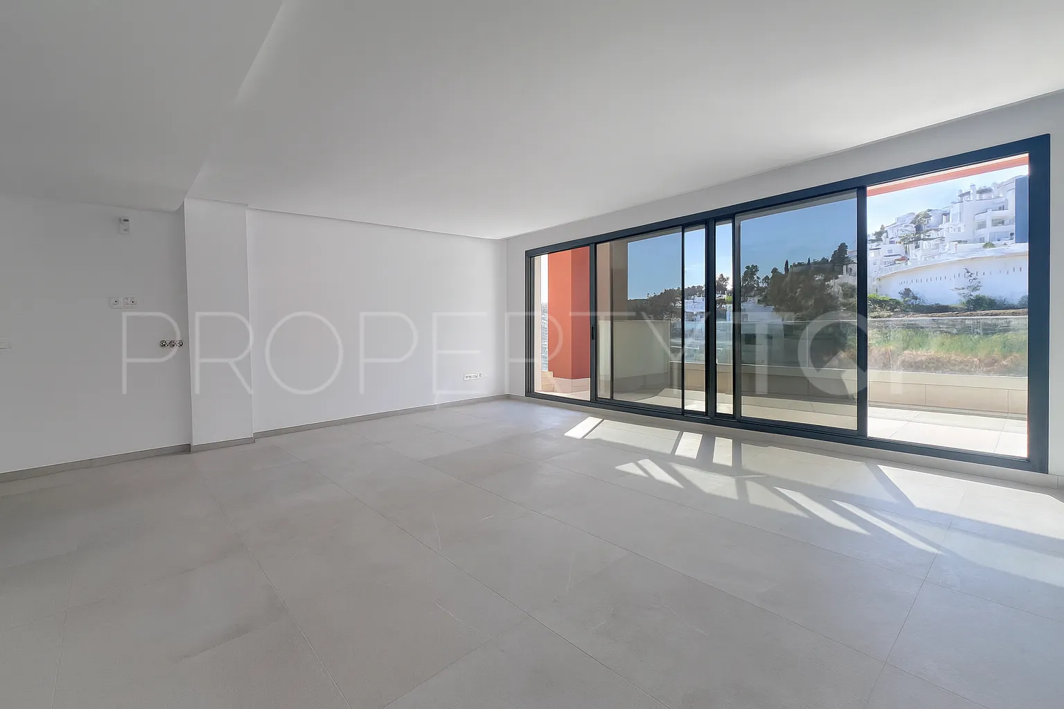 For sale duplex penthouse in La Quinta with 3 bedrooms