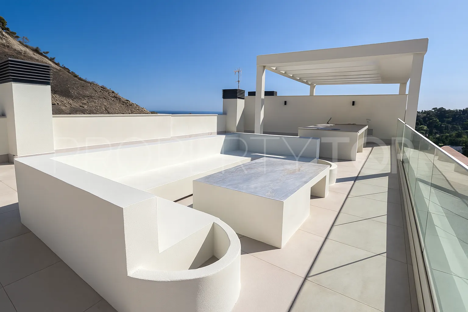 For sale duplex penthouse in La Quinta with 3 bedrooms