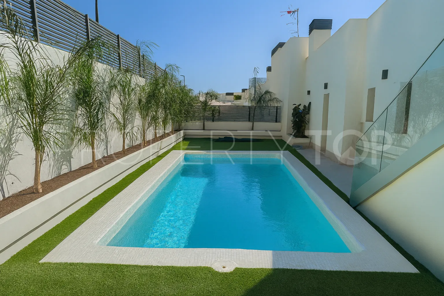 For sale duplex penthouse in La Quinta with 3 bedrooms