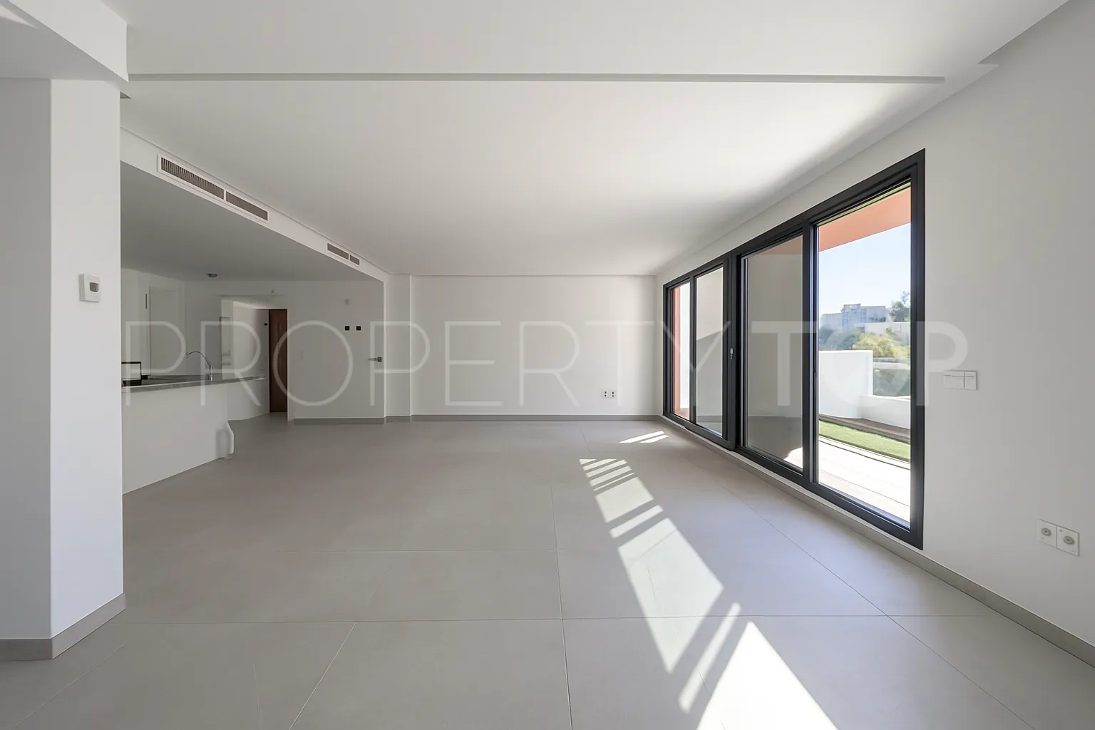 For sale duplex penthouse in La Quinta with 3 bedrooms