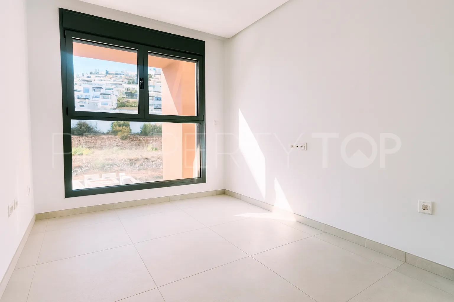 For sale duplex penthouse in La Quinta with 3 bedrooms