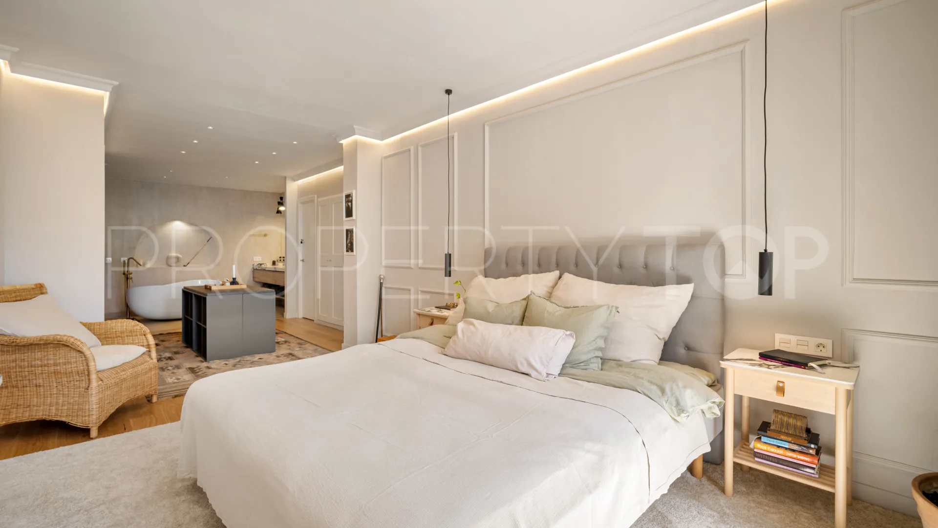 Golden Mile 4 bedrooms town house for sale