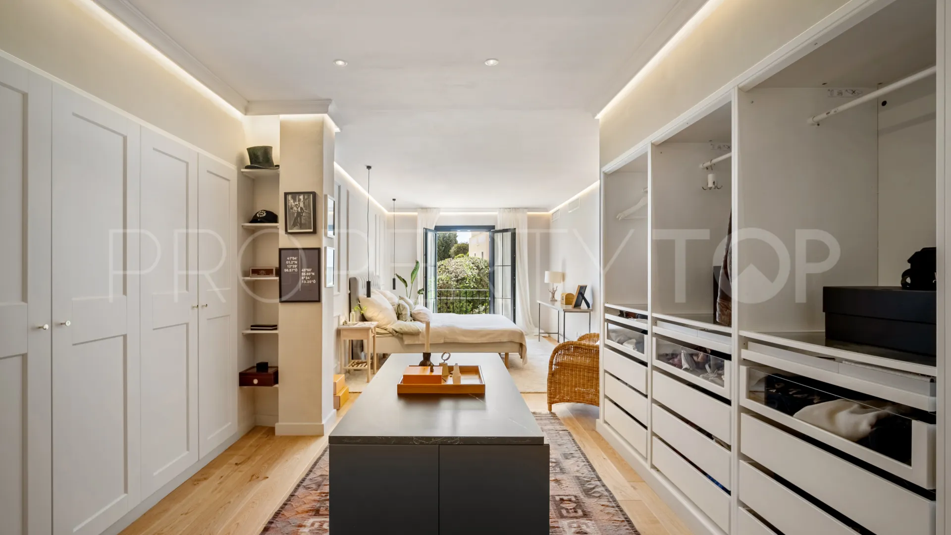 Golden Mile 4 bedrooms town house for sale
