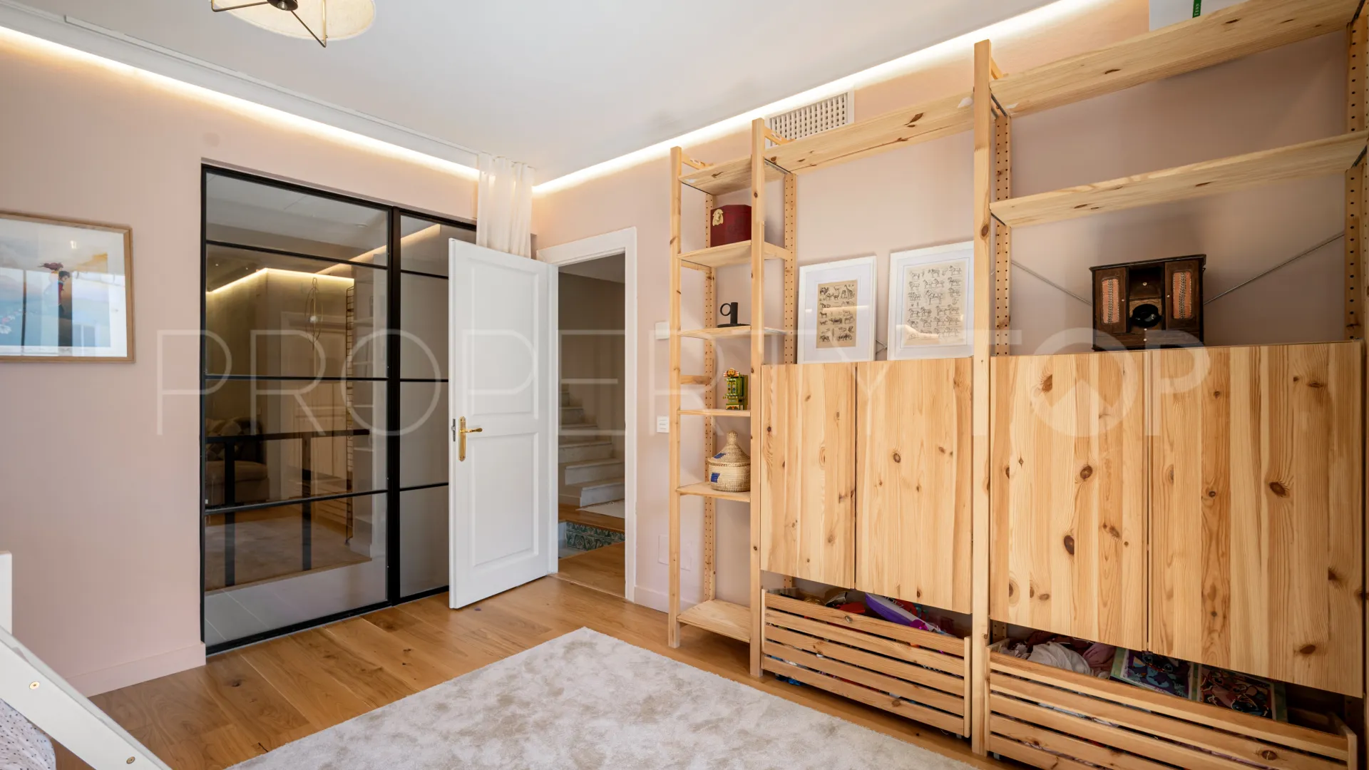 Golden Mile 4 bedrooms town house for sale