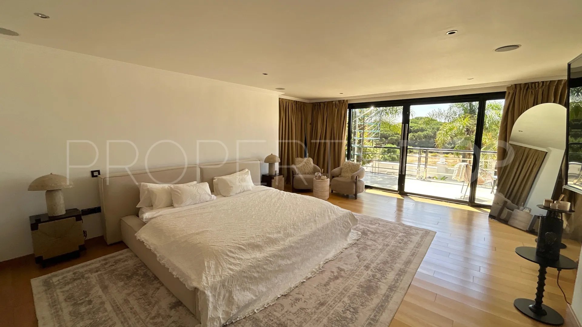 Artola, villa de 8 dormitorios a la venta