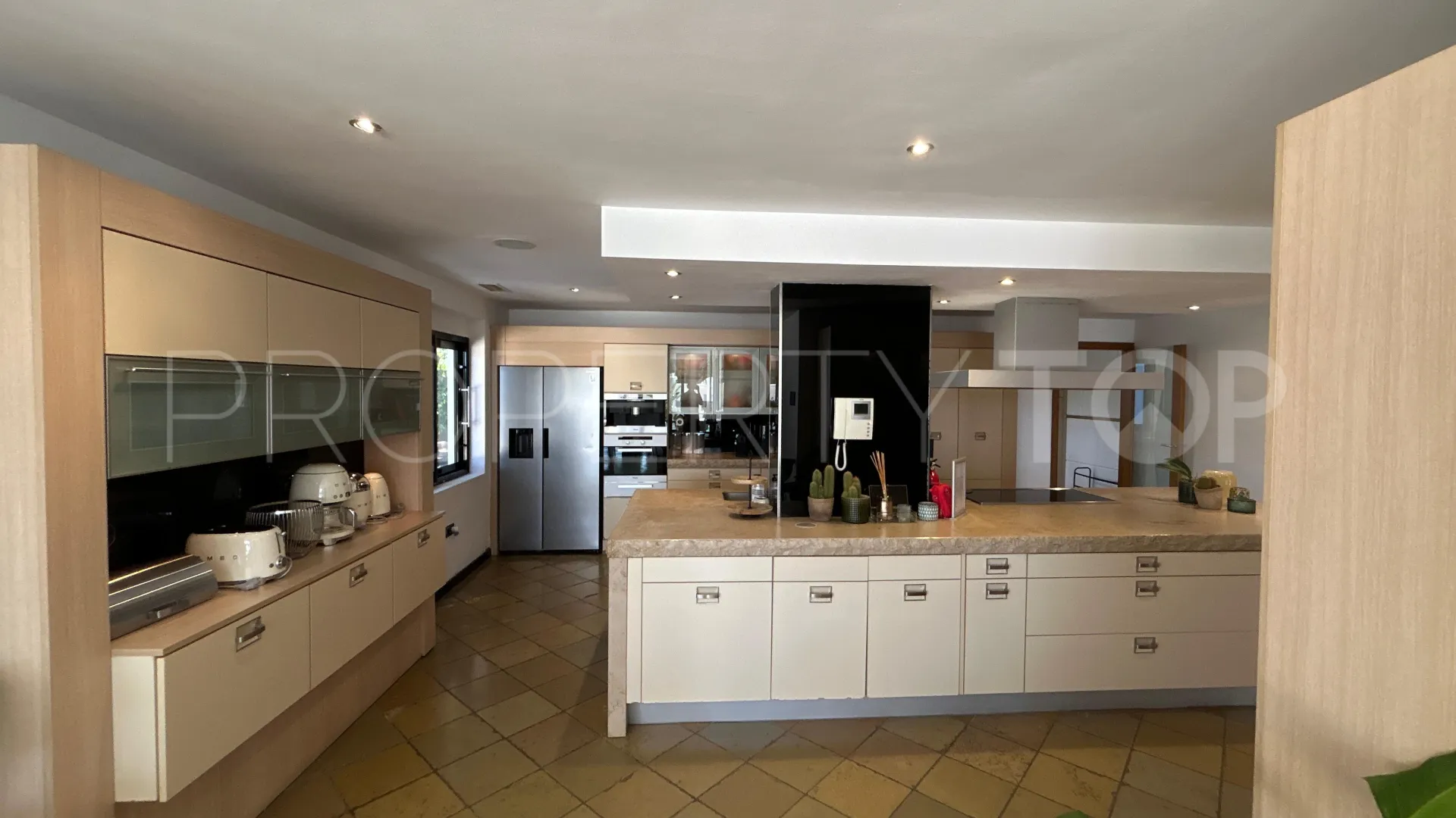 Artola, villa de 8 dormitorios a la venta