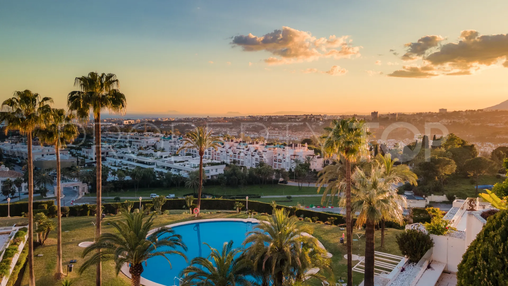 Marbella Golden Mile 3 bedrooms apartment for sale