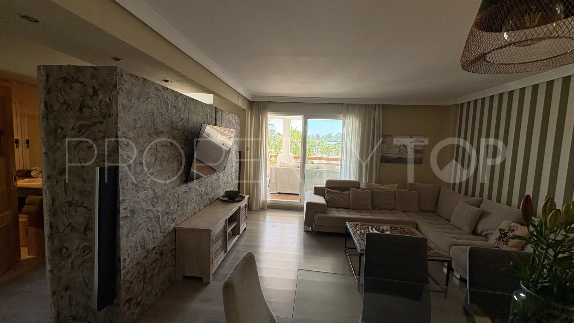 Apartamento en venta en Estepona