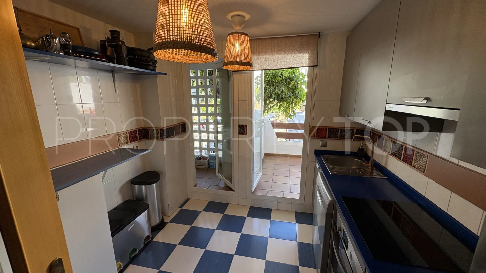 Apartamento en venta en Estepona