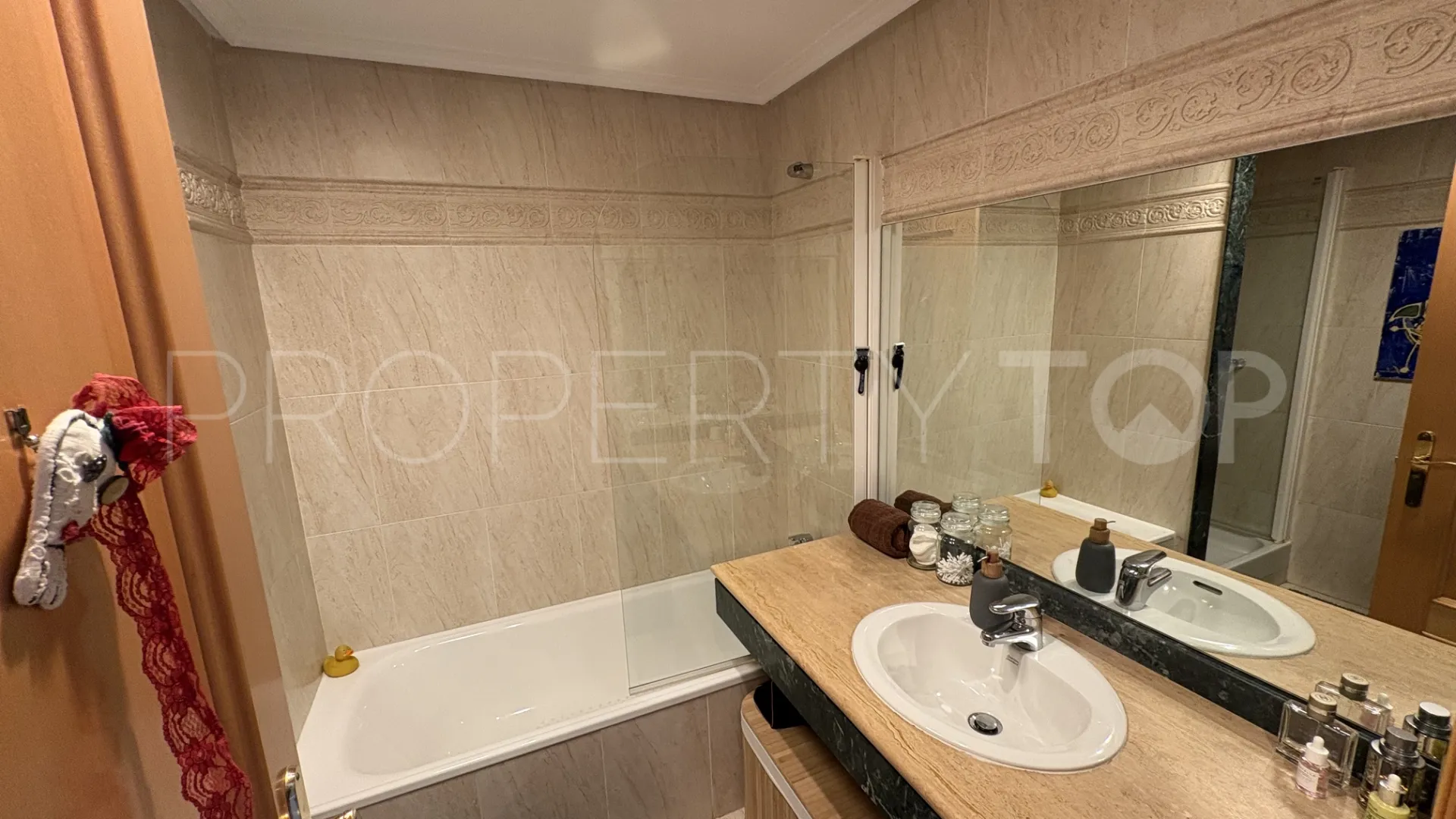 Apartamento en venta en Estepona