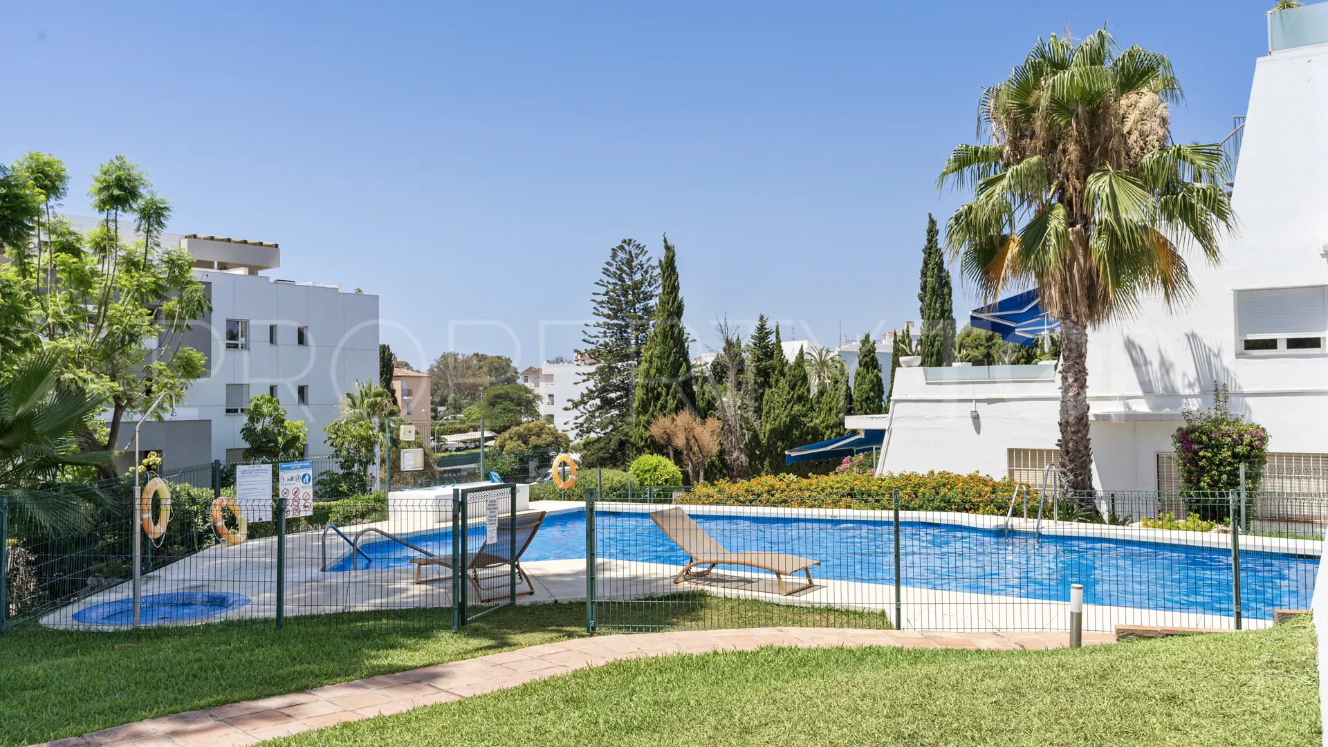 Nueva Andalucia 3 bedrooms apartment for sale