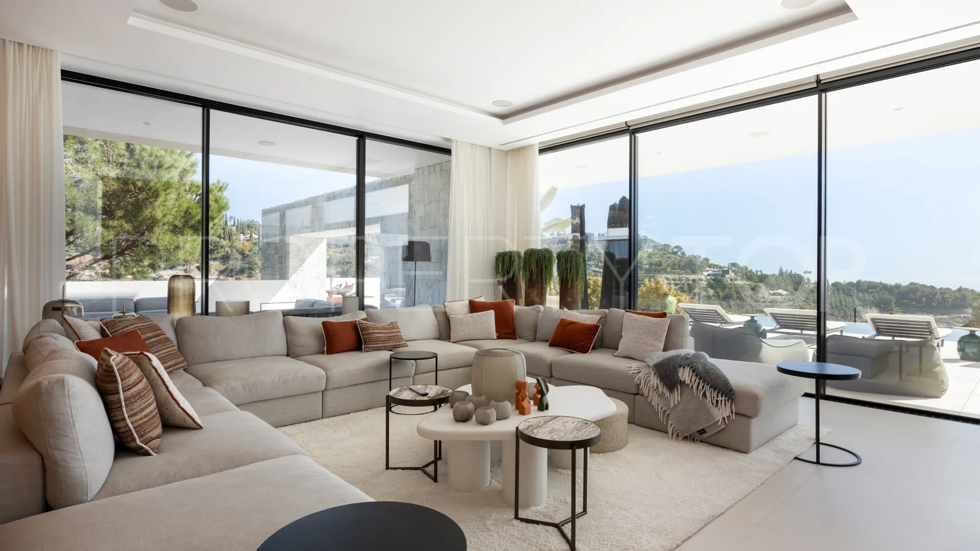 El Madroñal, villa con 7 dormitorios en venta