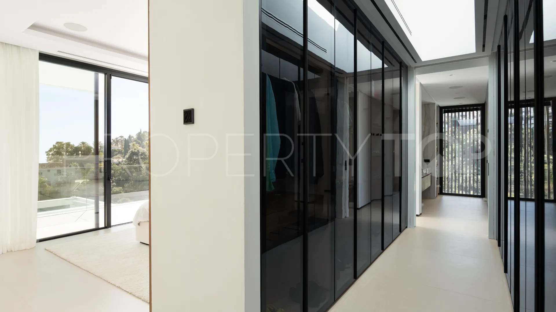 El Madroñal, villa con 7 dormitorios en venta