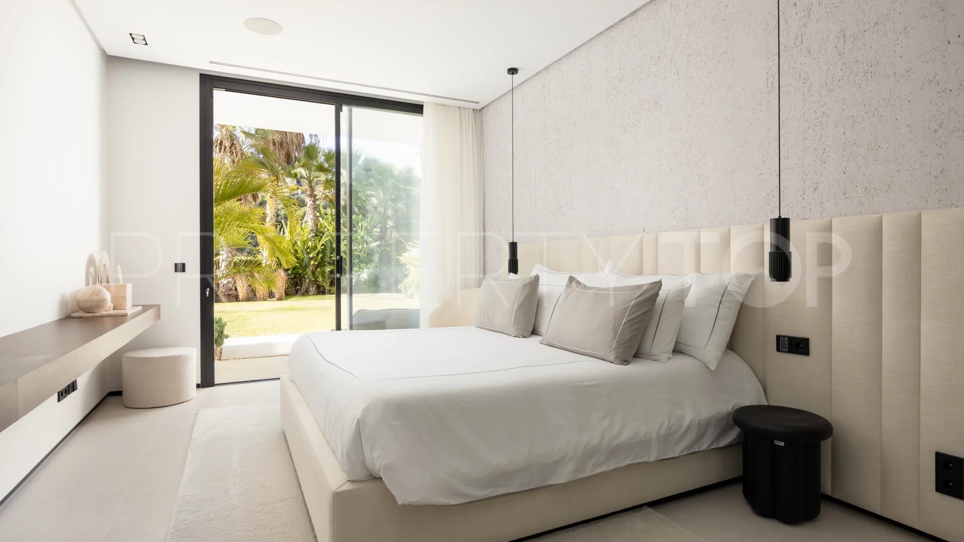 El Madroñal, villa con 7 dormitorios en venta
