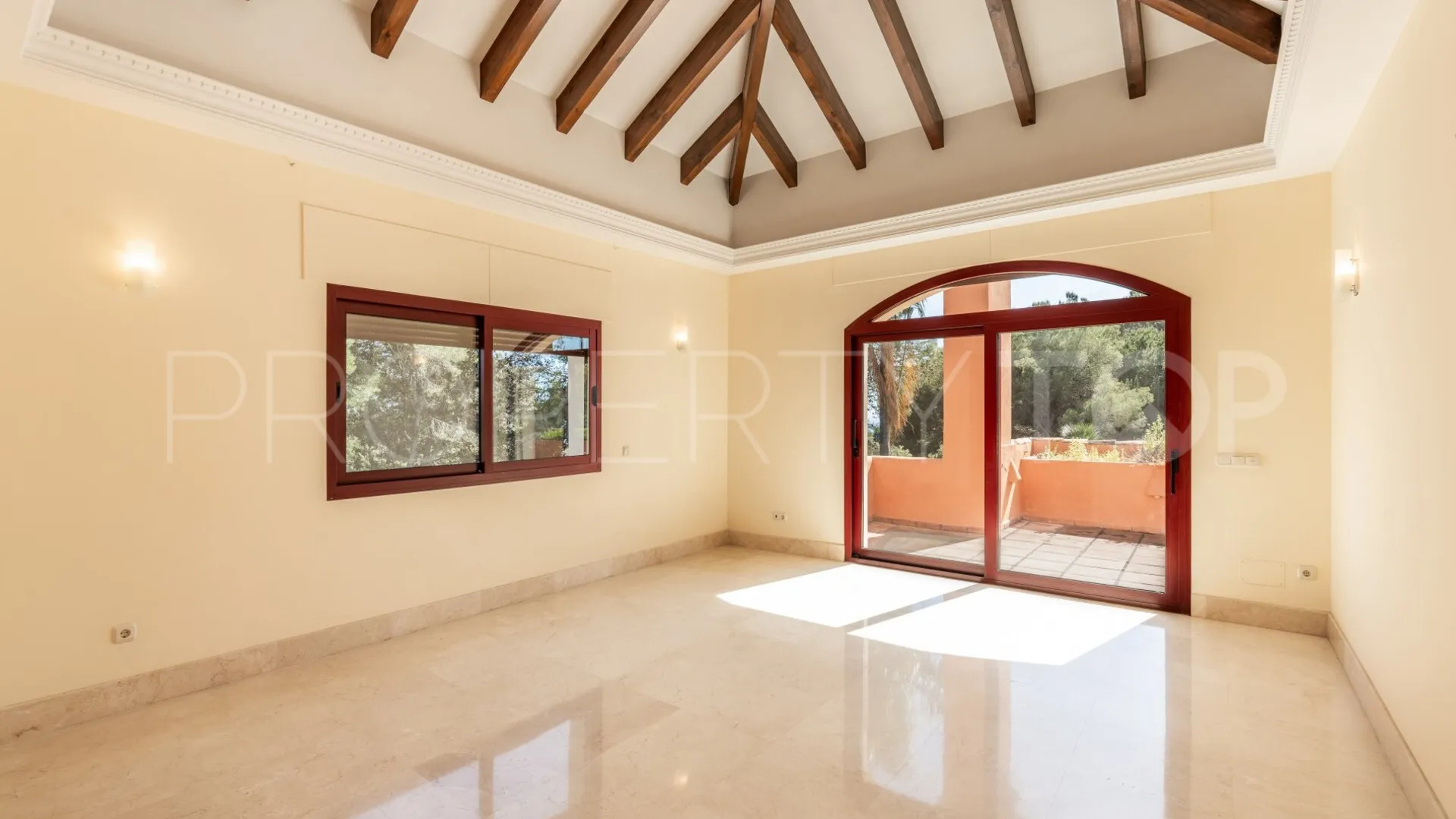 For sale villa in Altos Reales with 5 bedrooms