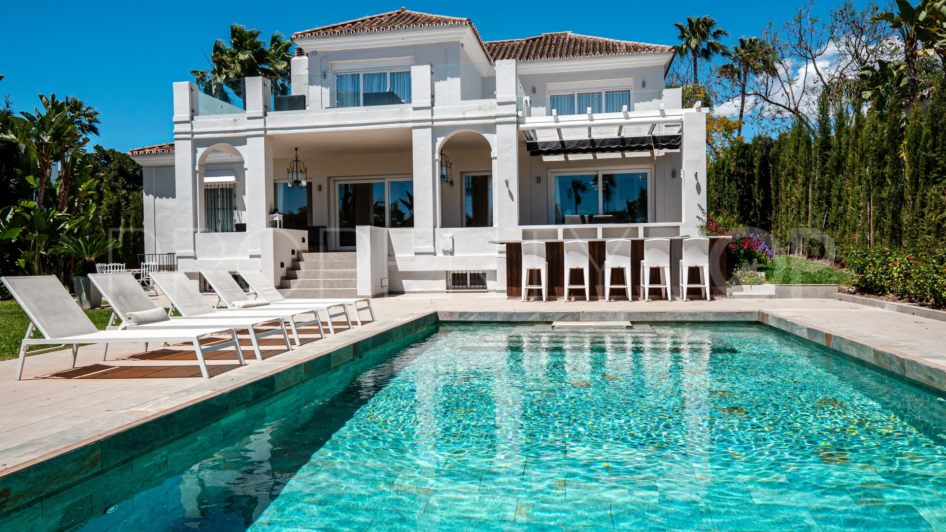 For sale Nueva Andalucia 6 bedrooms villa