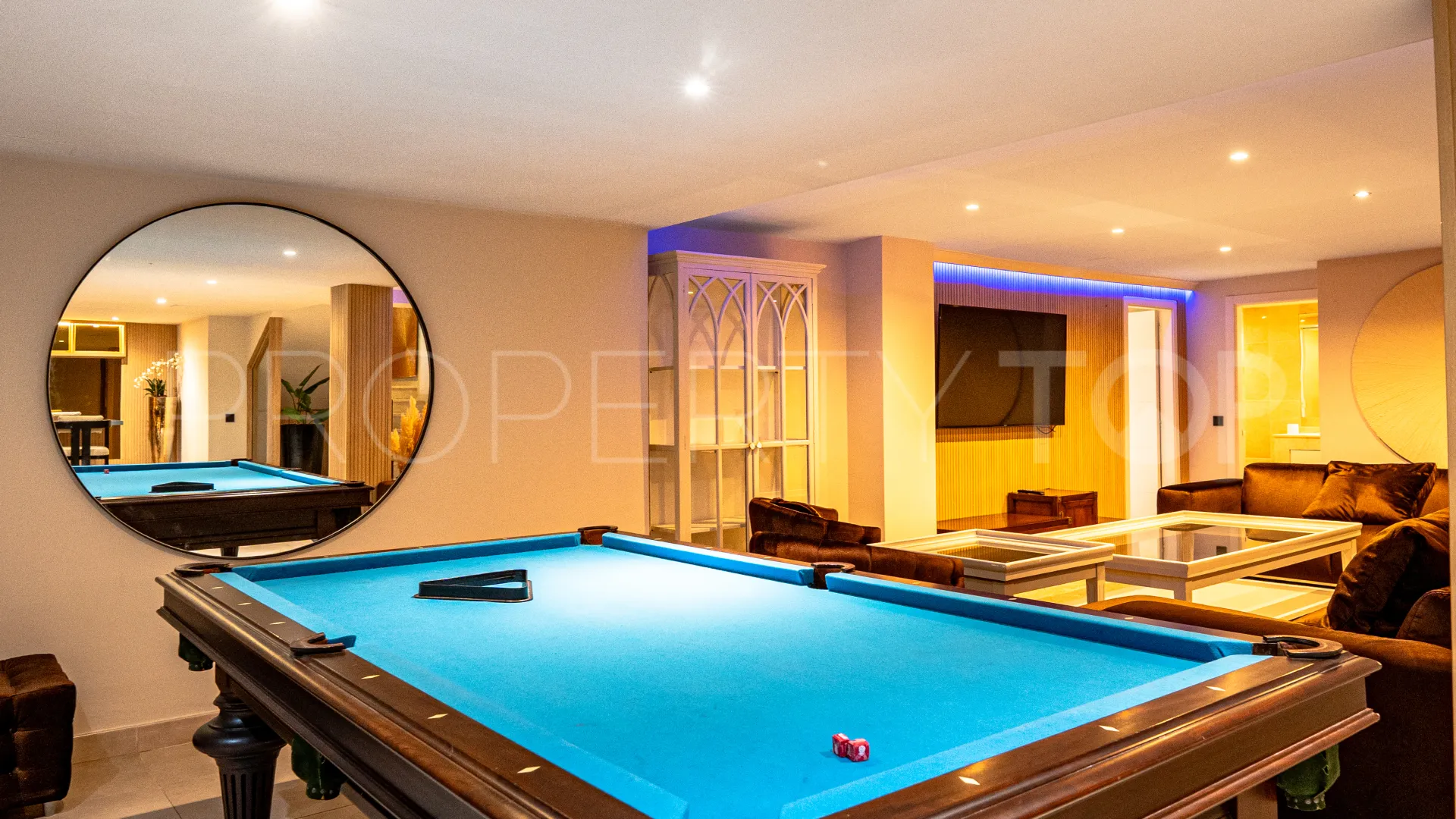 For sale Nueva Andalucia 6 bedrooms villa