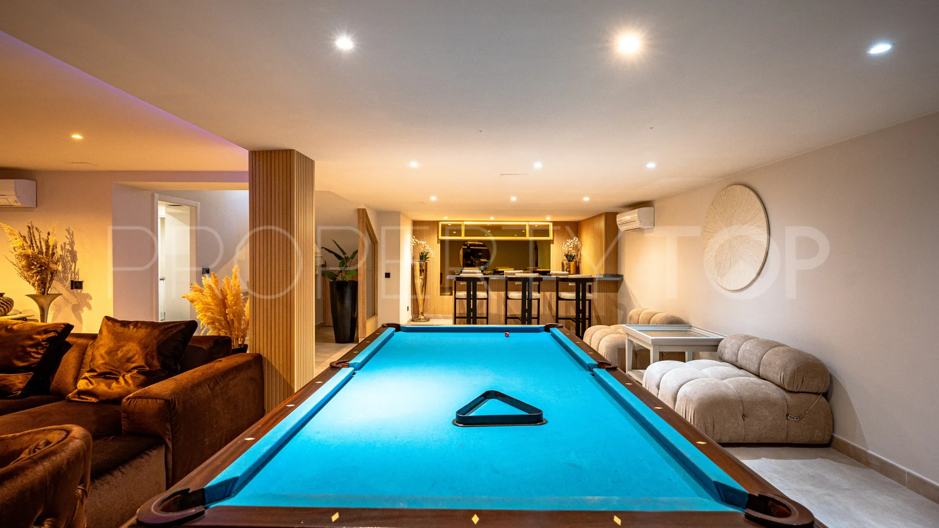For sale Nueva Andalucia 6 bedrooms villa