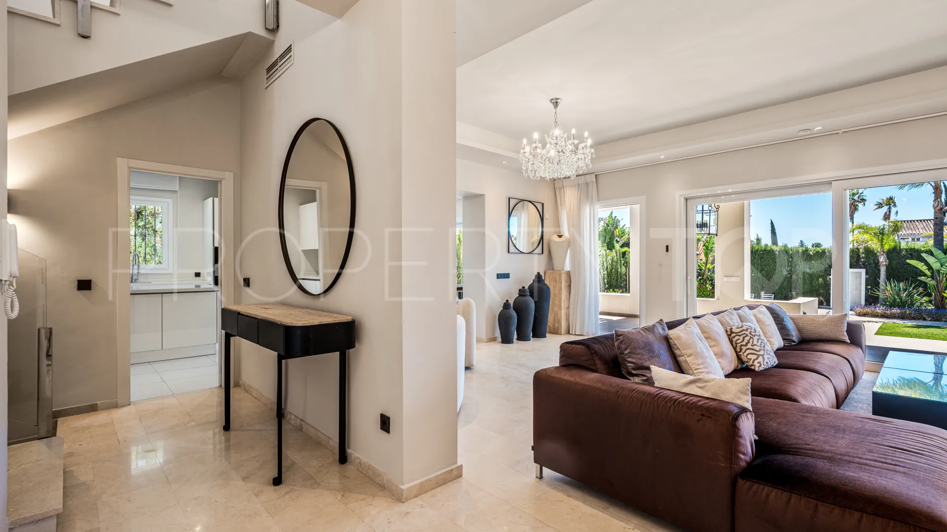 For sale Nueva Andalucia 6 bedrooms villa