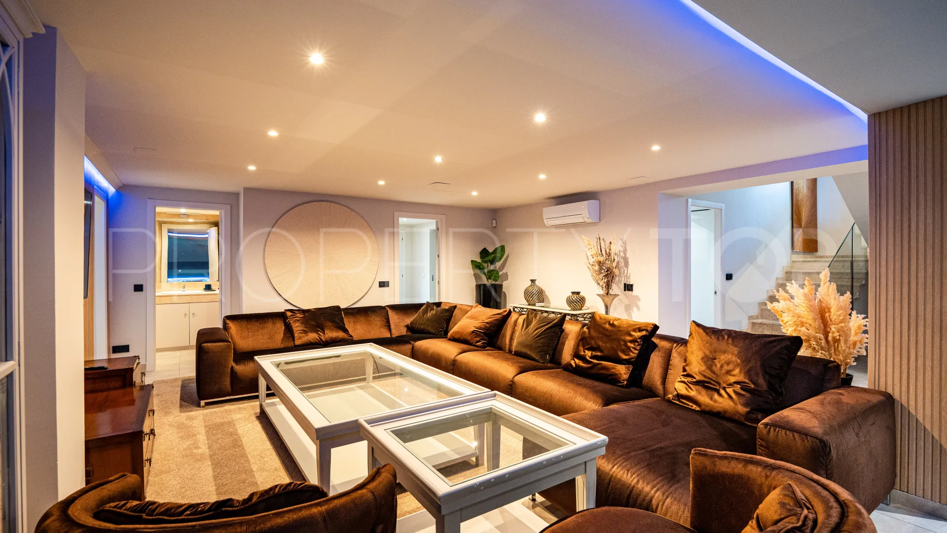 For sale Nueva Andalucia 6 bedrooms villa