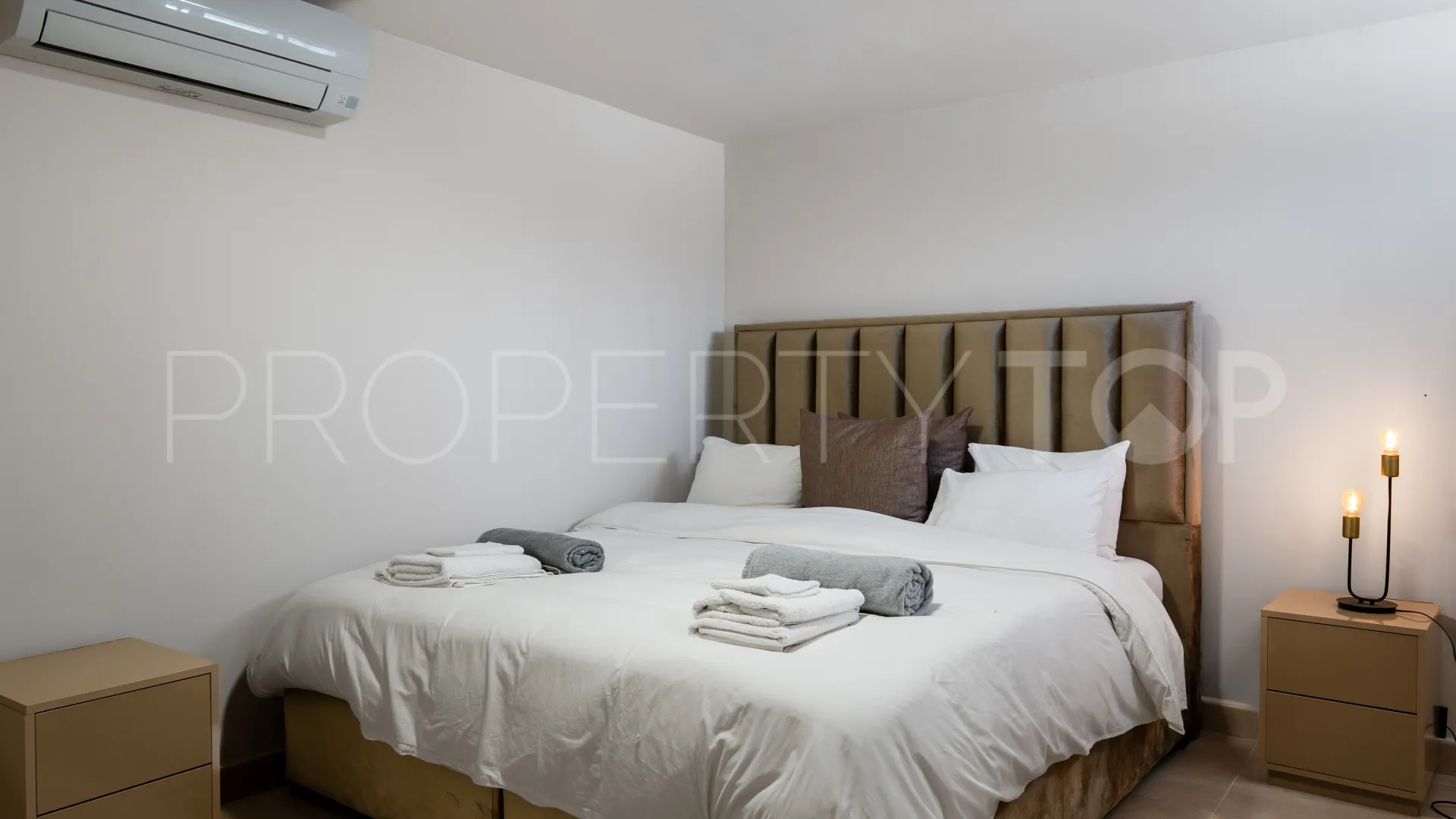 For sale Nueva Andalucia 6 bedrooms villa