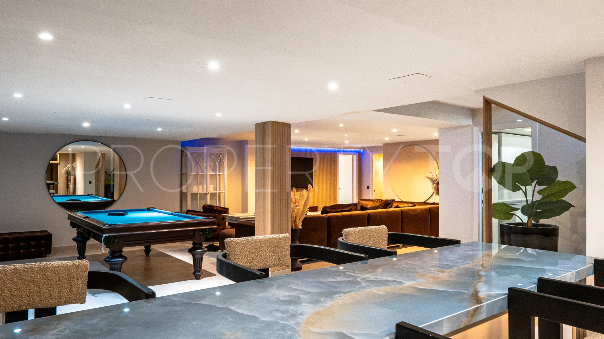 For sale Nueva Andalucia 6 bedrooms villa