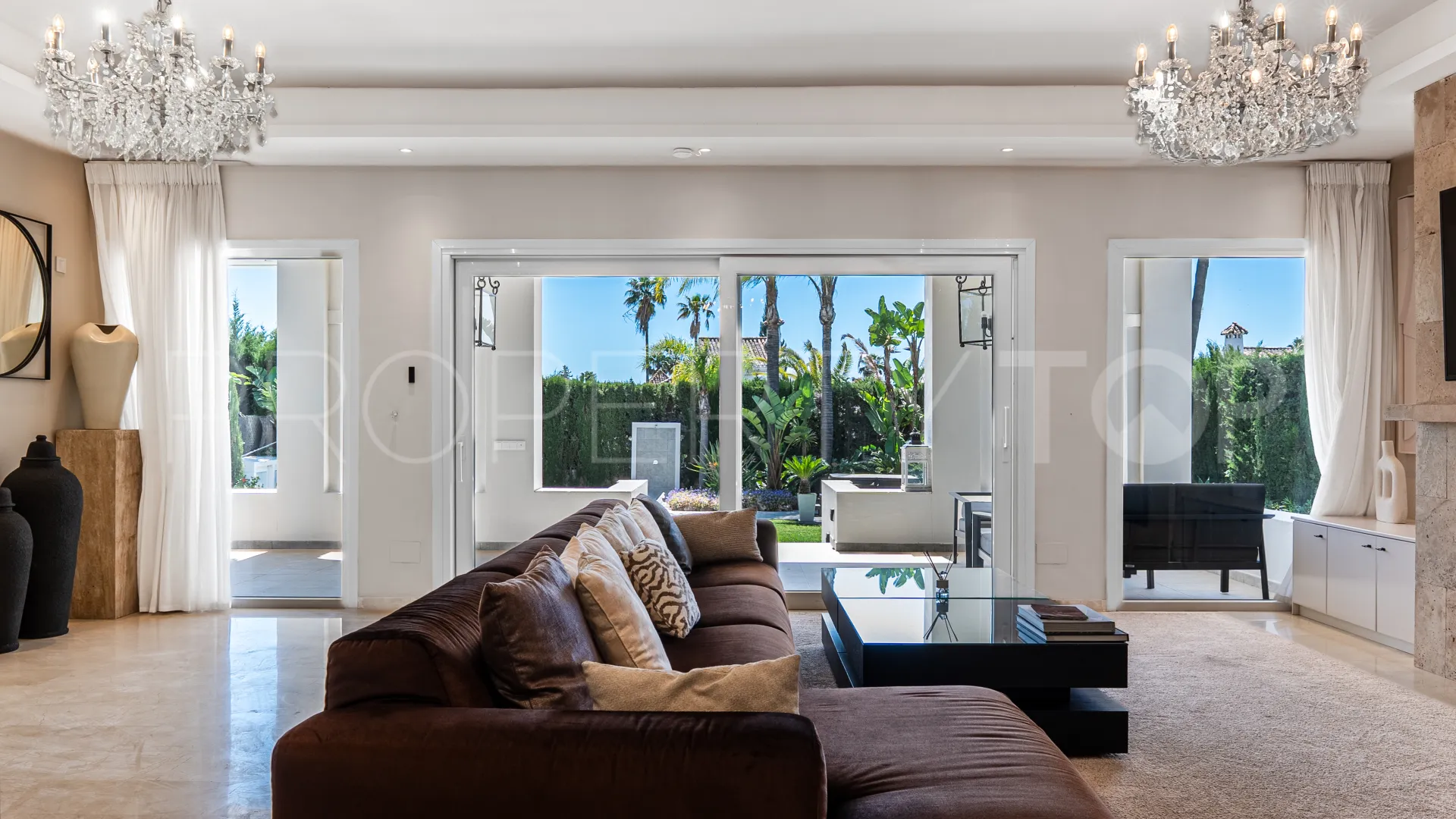 For sale Nueva Andalucia 6 bedrooms villa
